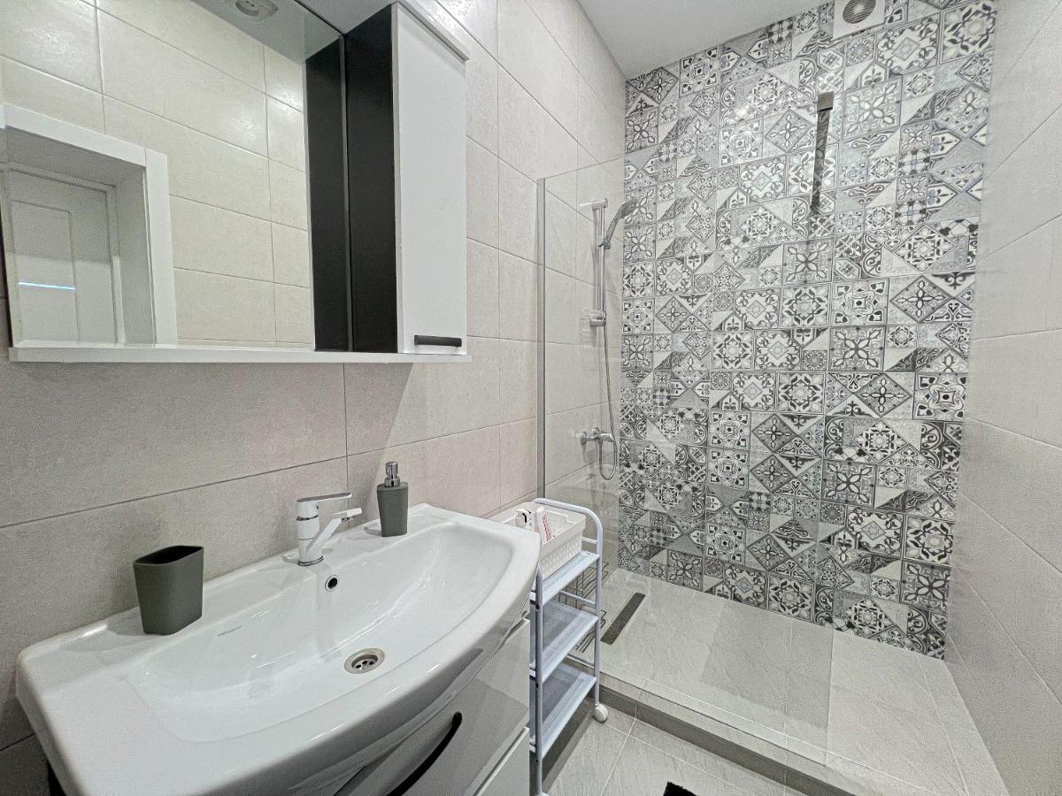 Dendrarium Park, 1Bd Apartment With Living Room Chişinău Esterno foto
